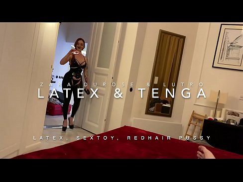 ❤️ Jaruma mai jajayen kaya sanye da rigar latex mai cin duri ️ Batsa kawai ❌